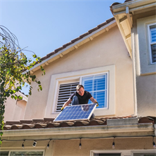How can flexibility, microgrids, and digitalization reduce the risk of blackouts?