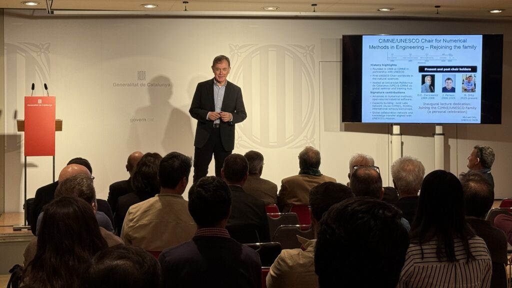 Michael Ortiz presenting the UNESCO seminar